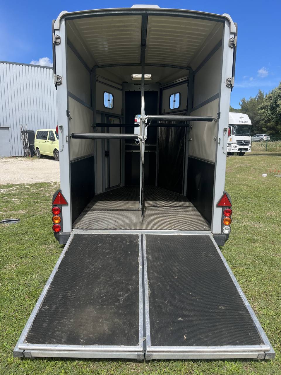 Van caballos Ifor Williams  2 Caballos 2018 De segunda mano