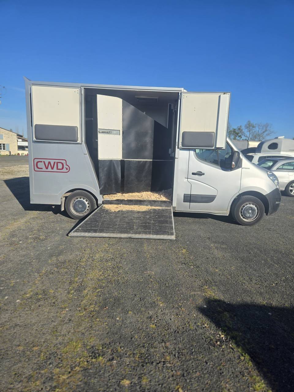 Furgoneta para caballos Renault Master 2014 De segunda mano