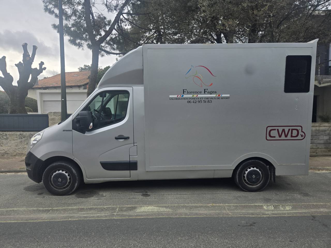 Furgoneta para caballos Renault Master 2014 De segunda mano
