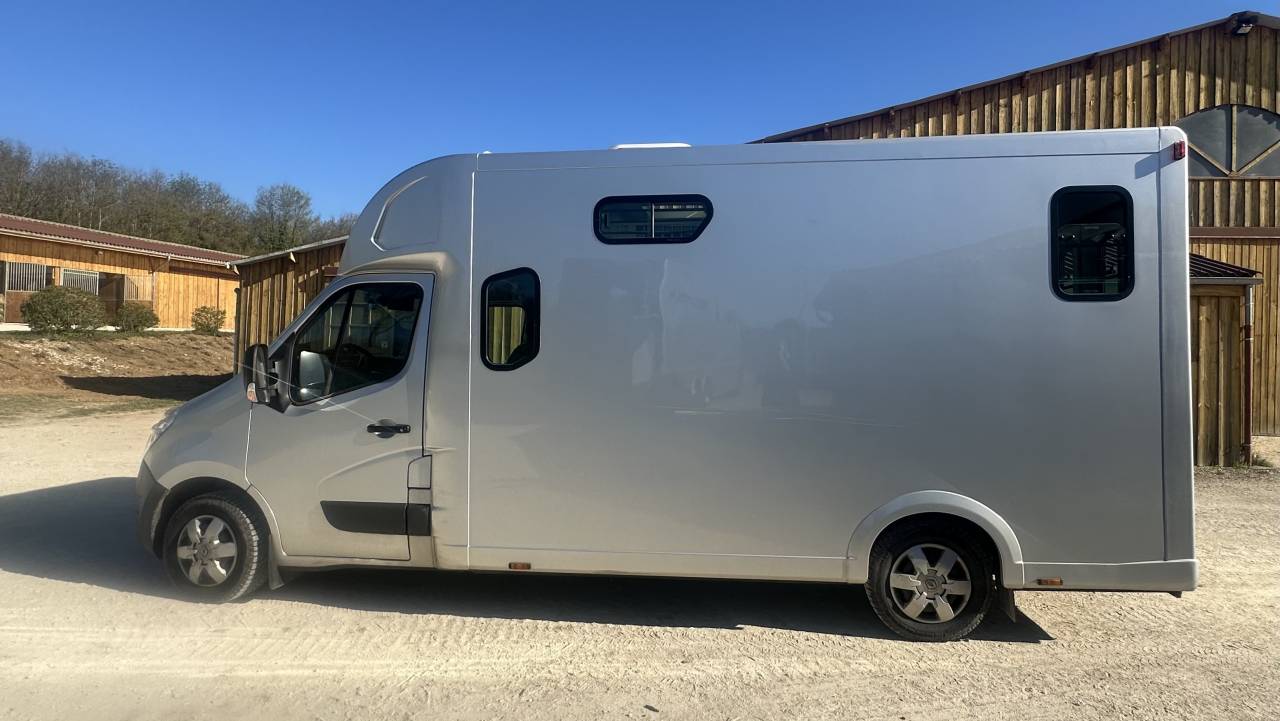 Furgoneta para caballos Renault Master  2017 De segunda mano