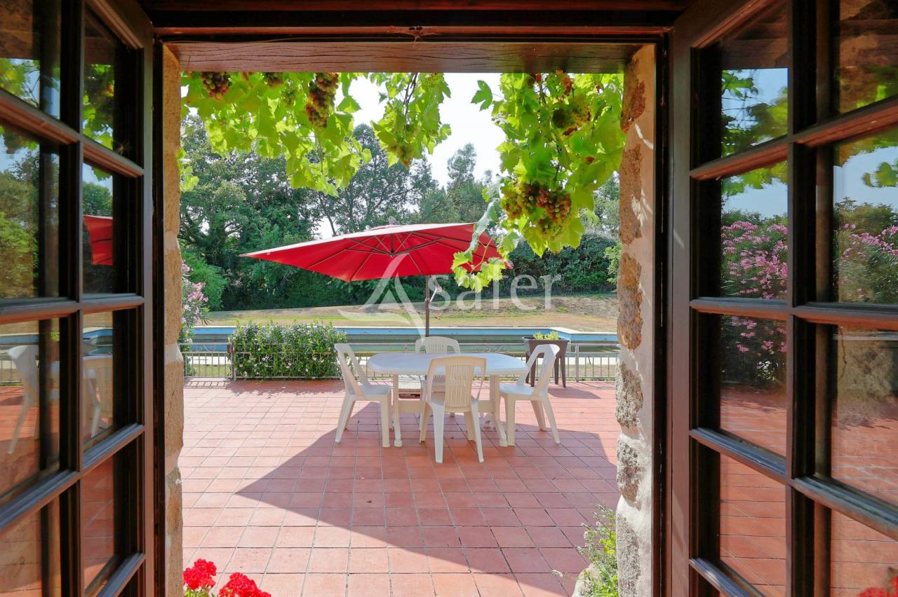 Propiedad ecuestre En venta Vend&eacute;e