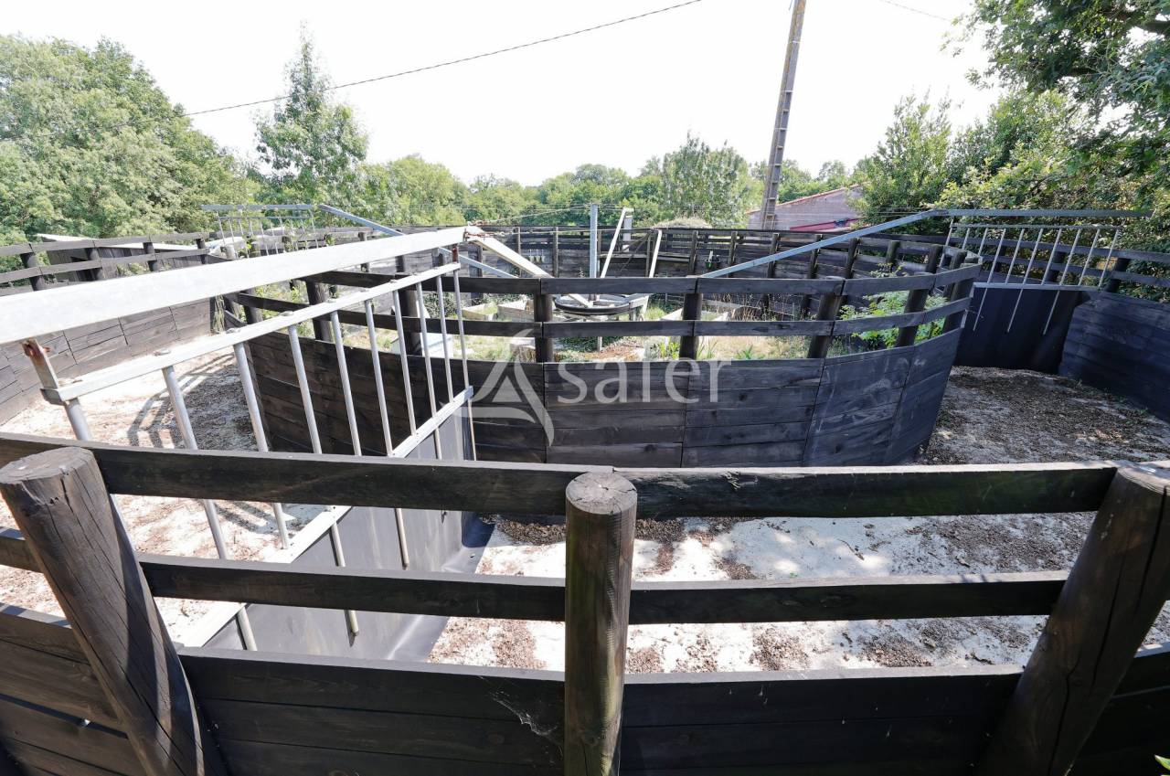 Propiedad ecuestre En venta Vend&eacute;e