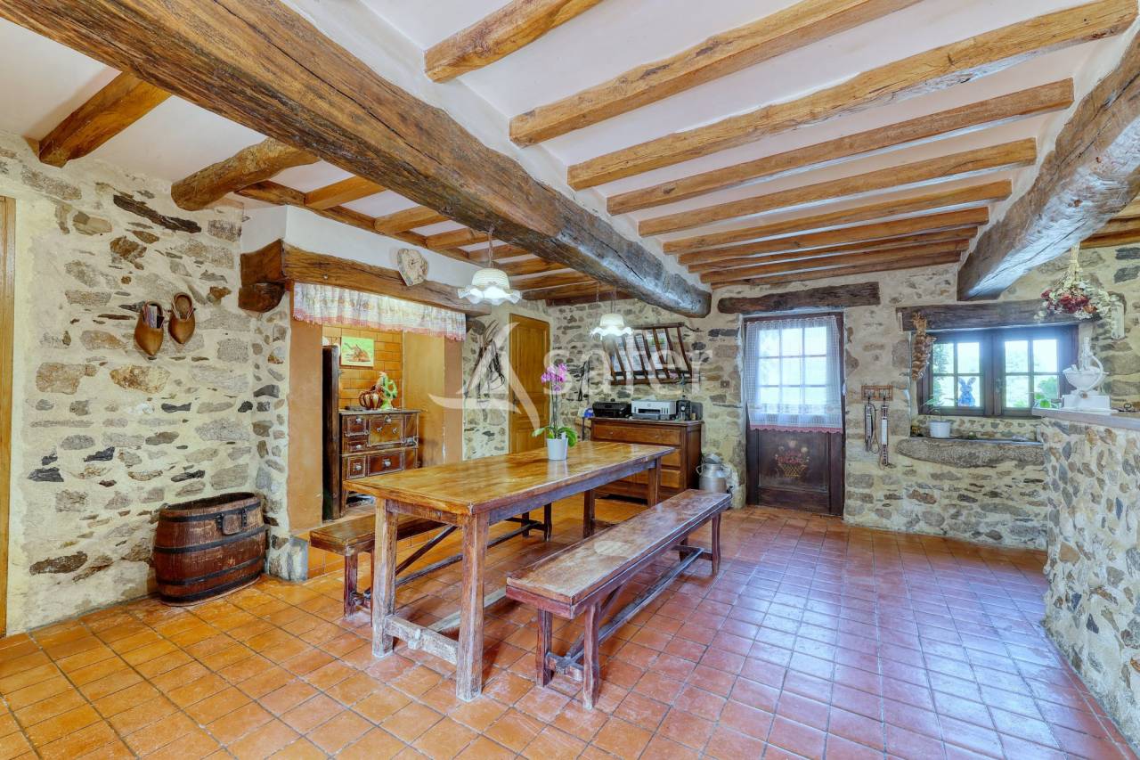 Propiedad ecuestre En venta Vend&eacute;e