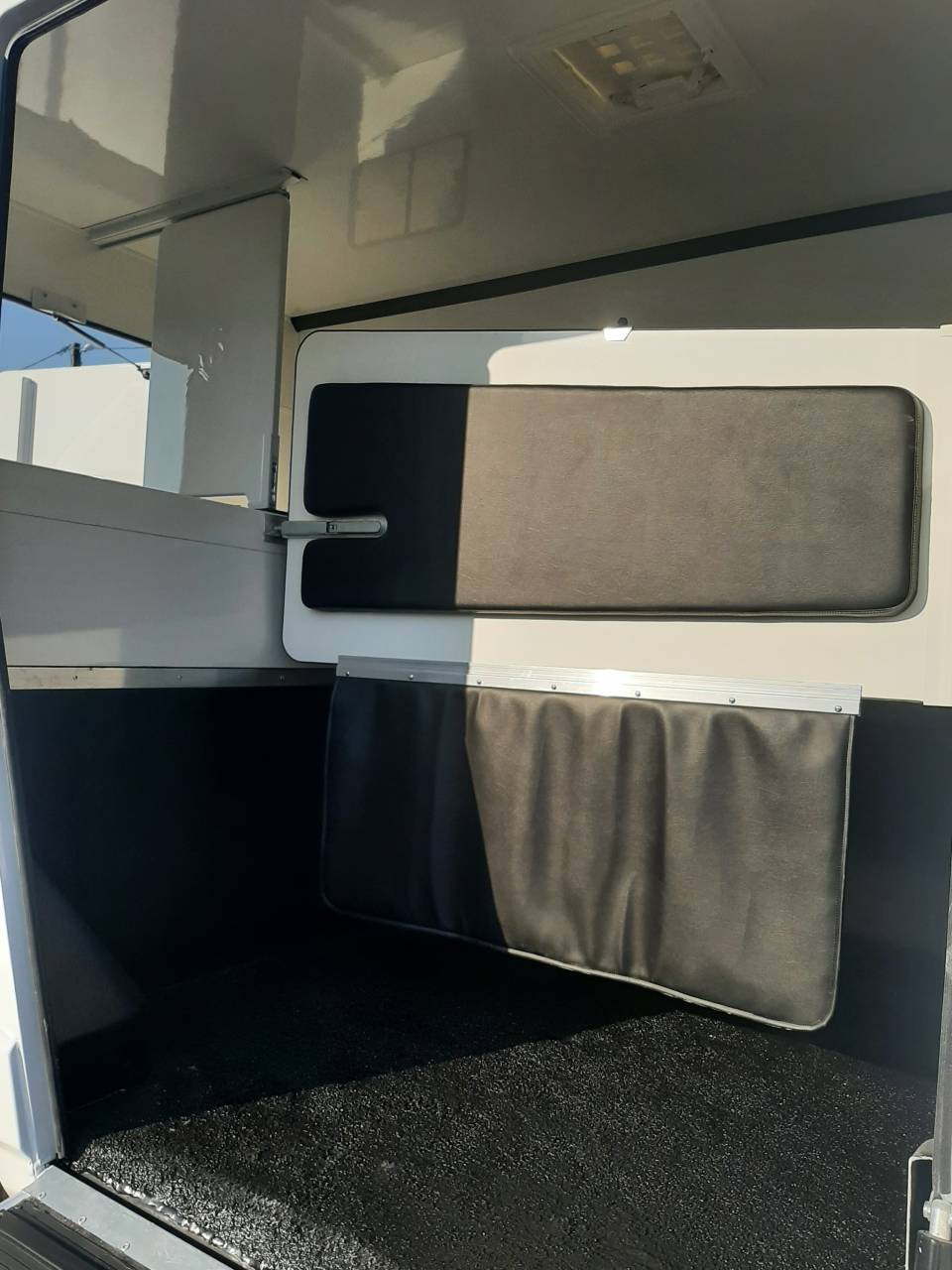 Furgoneta para caballos Renault Master 2018 De segunda mano