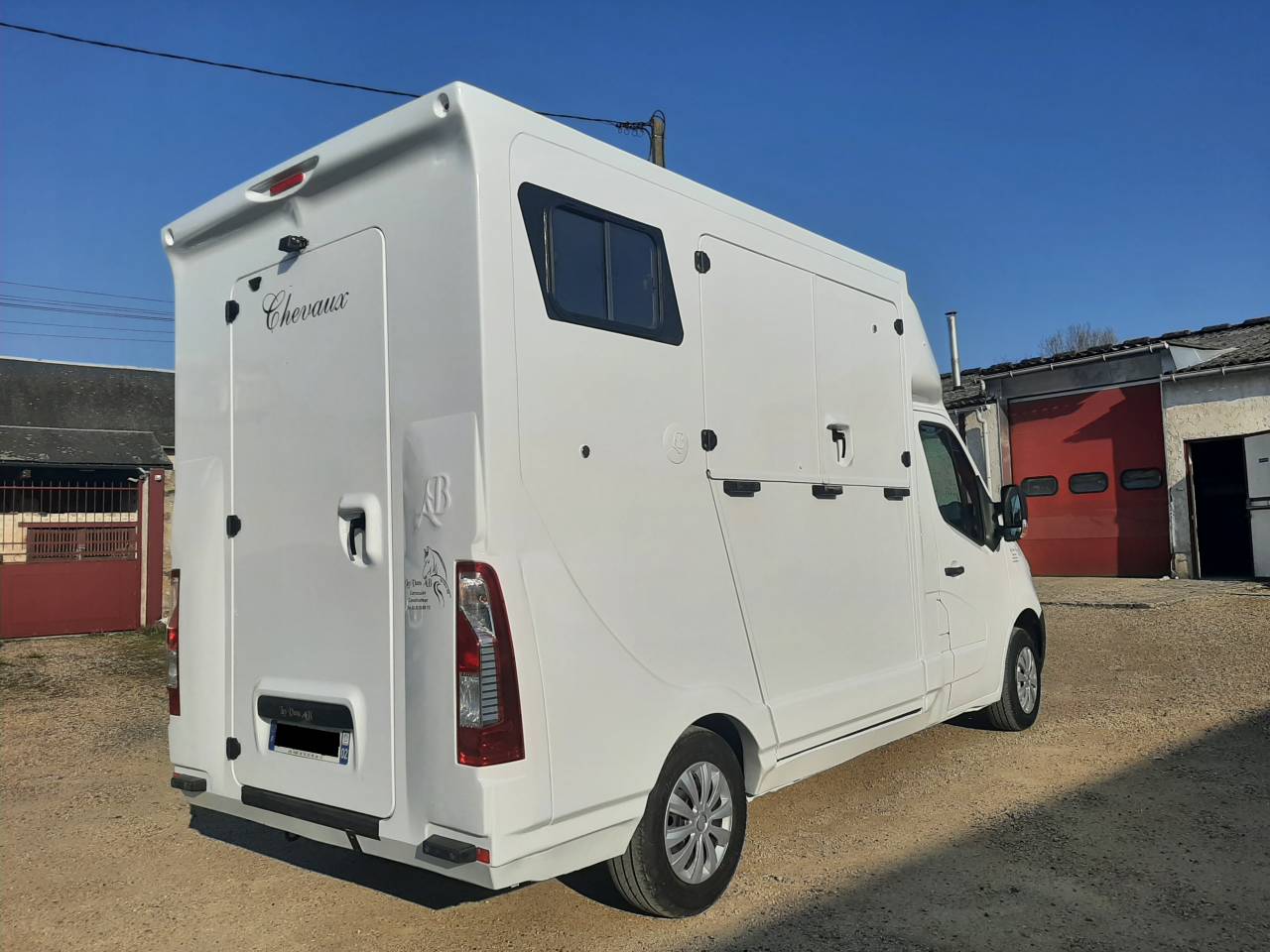 Furgoneta para caballos Renault Master 2018 De segunda mano