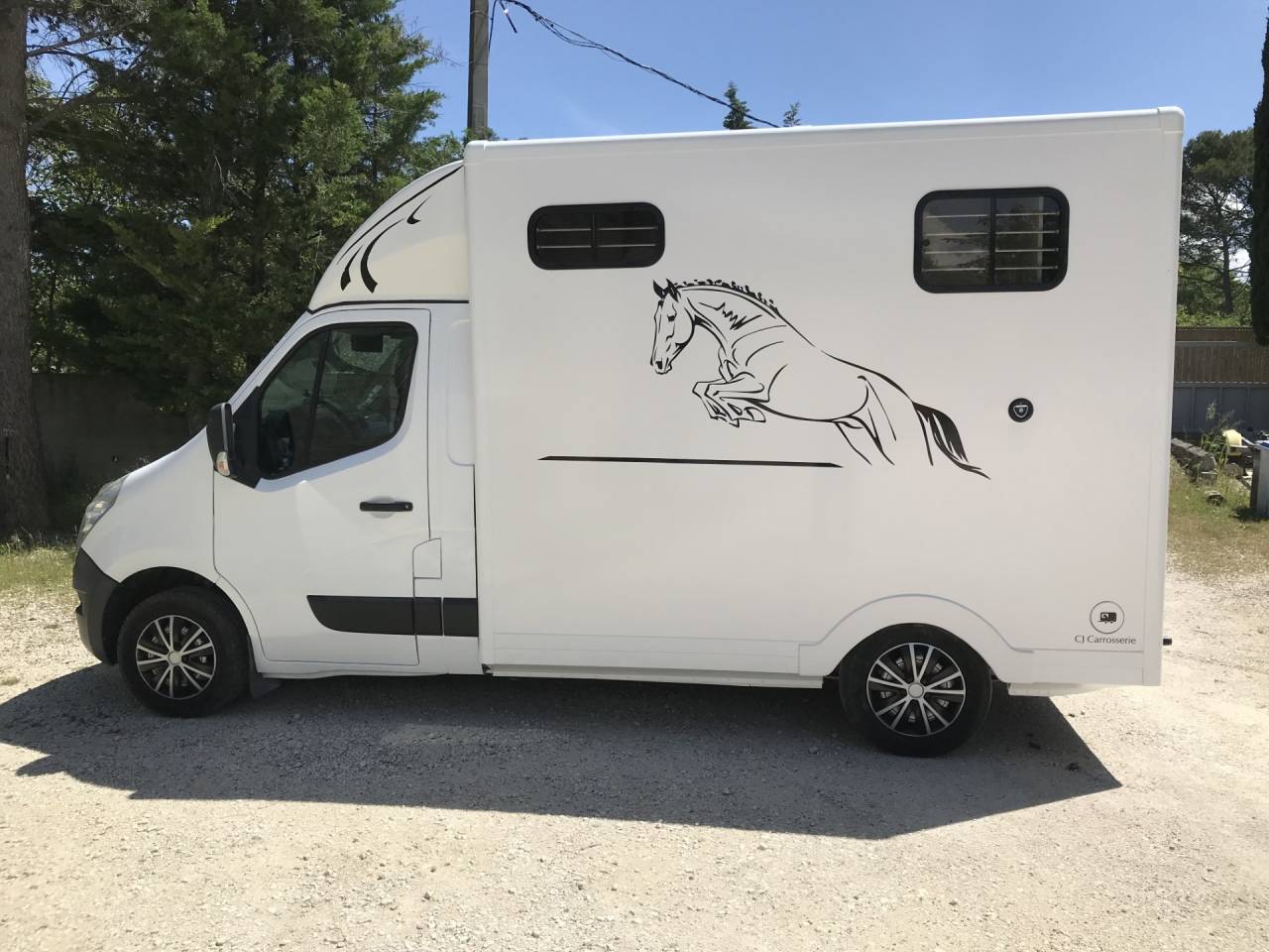 Furgoneta para caballos Nissan  2015 De segunda mano
