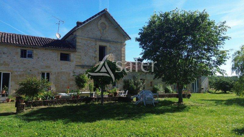 Explotaci&oacute;n agr&iacute;cola En venta Gironda