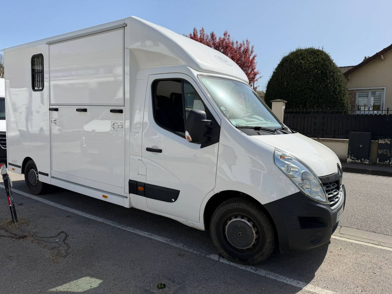 Furgoneta para caballos Les Vans ACR Renault Master 2017 De segunda mano