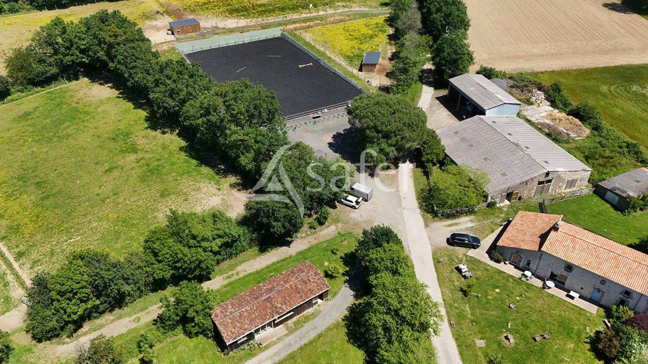 Propiedad rural En venta Vend&eacute;e