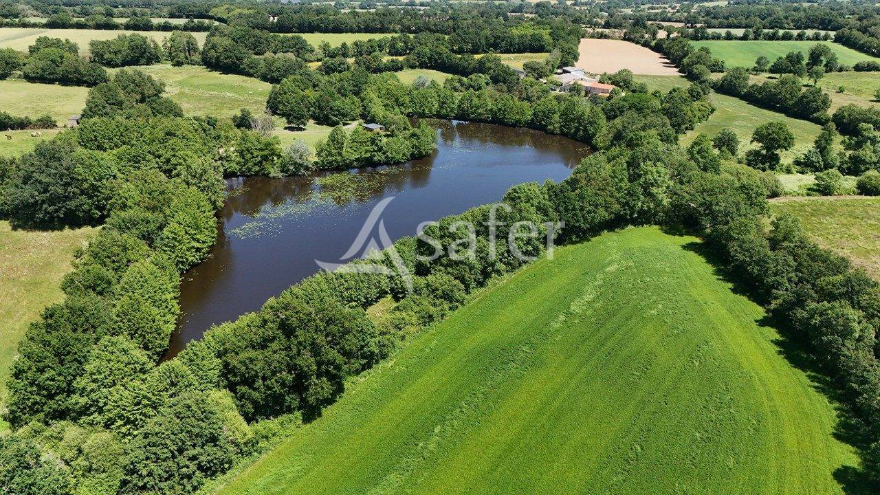 Propiedad rural En venta Vend&eacute;e