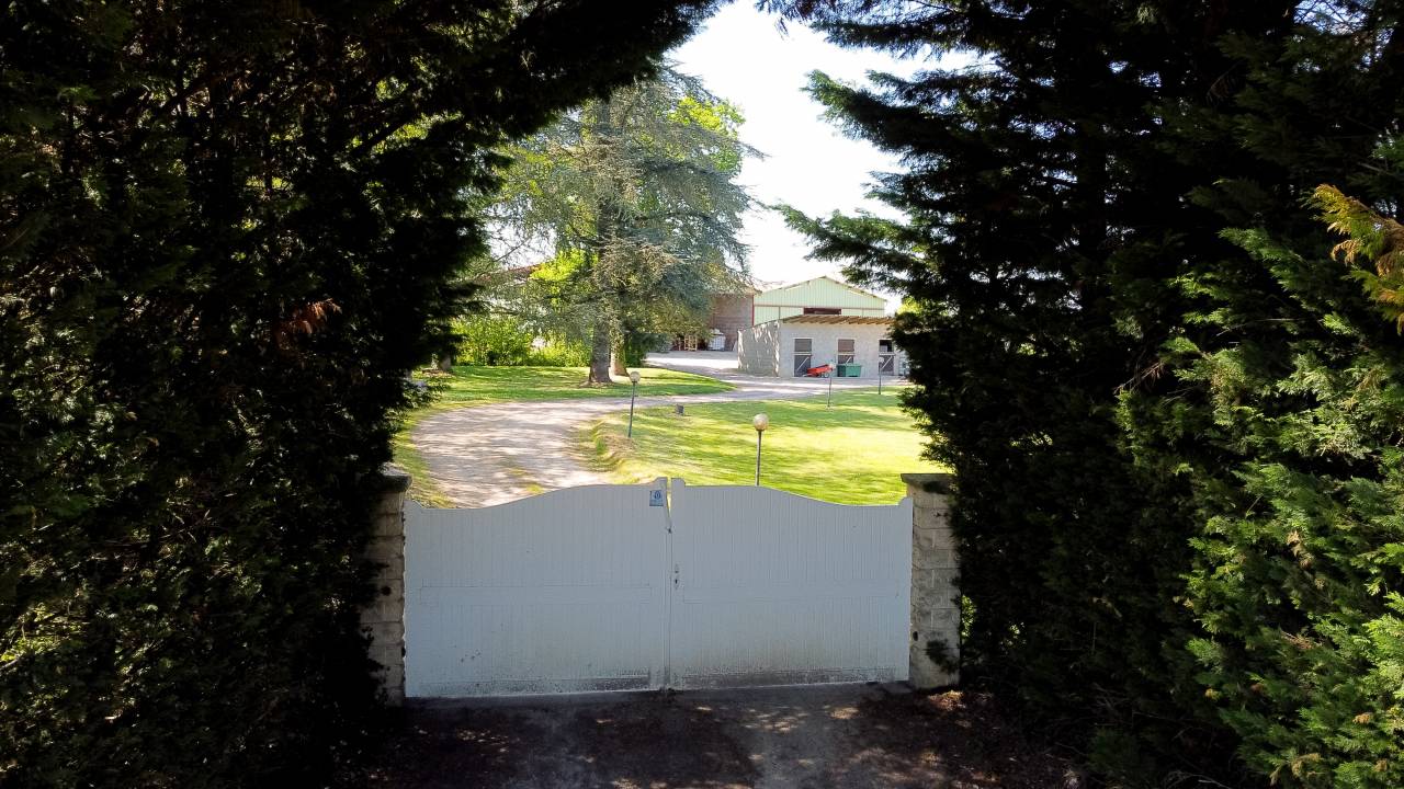 Propiedad ecuestre En venta Ain