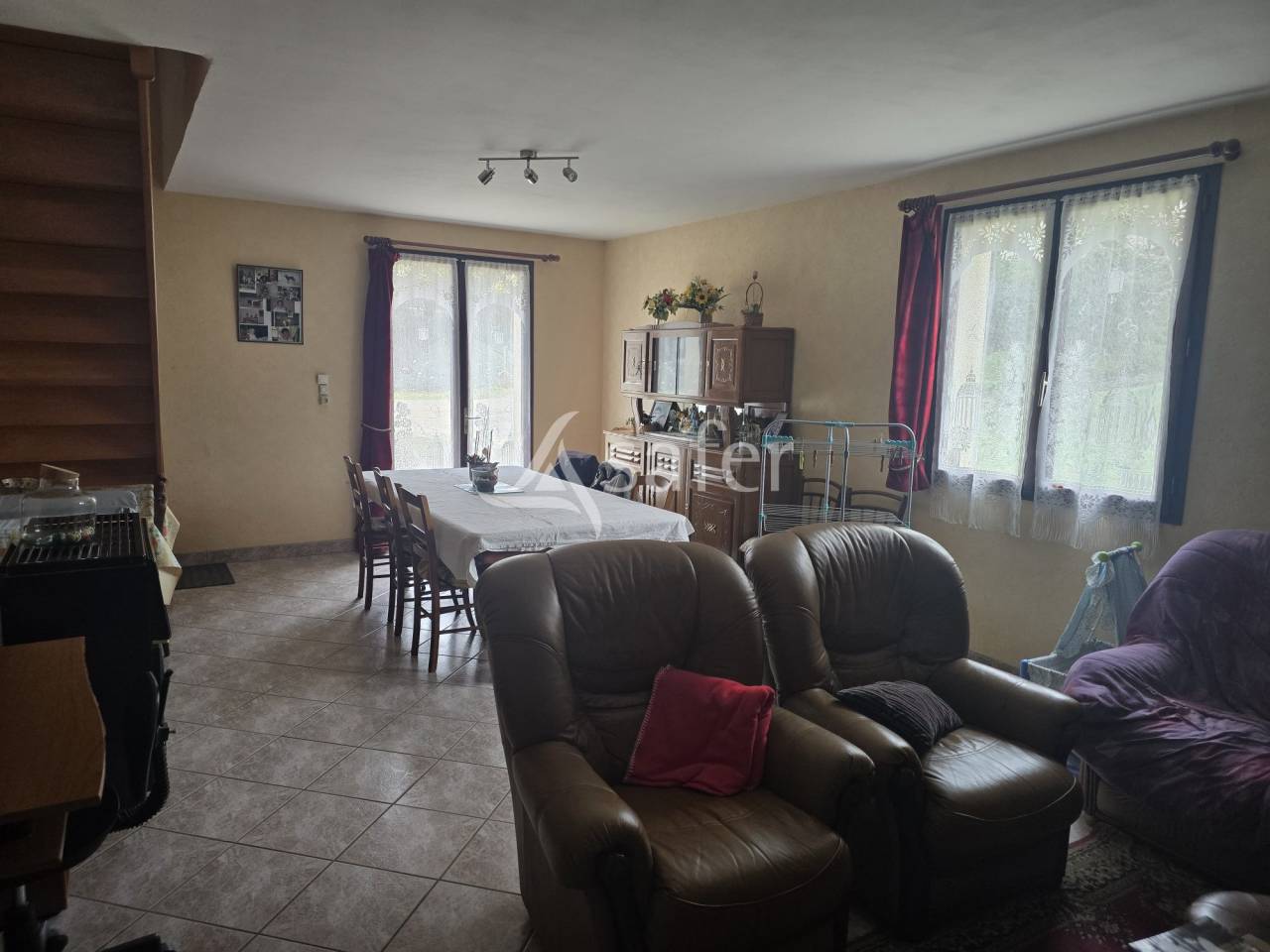 Explotaci&oacute;n lechera En venta Mayenne