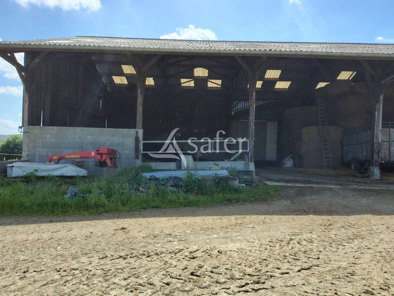 Explotaci&oacute;n lechera En venta Mayenne