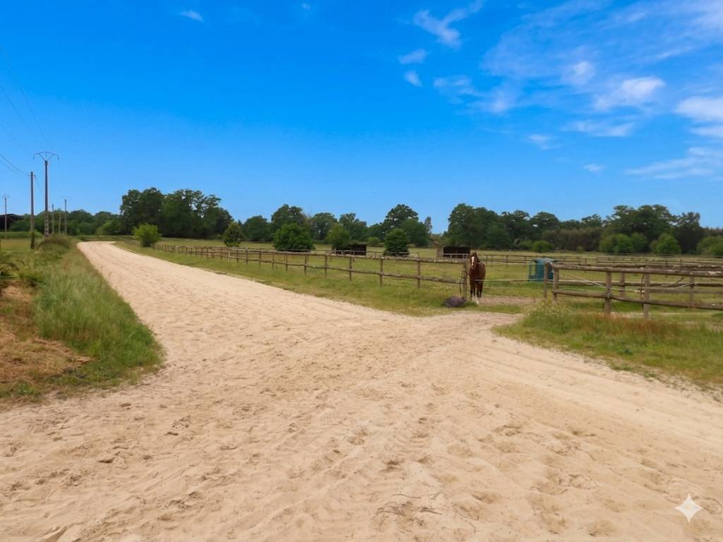 Cuadra de propietarios En venta Landas