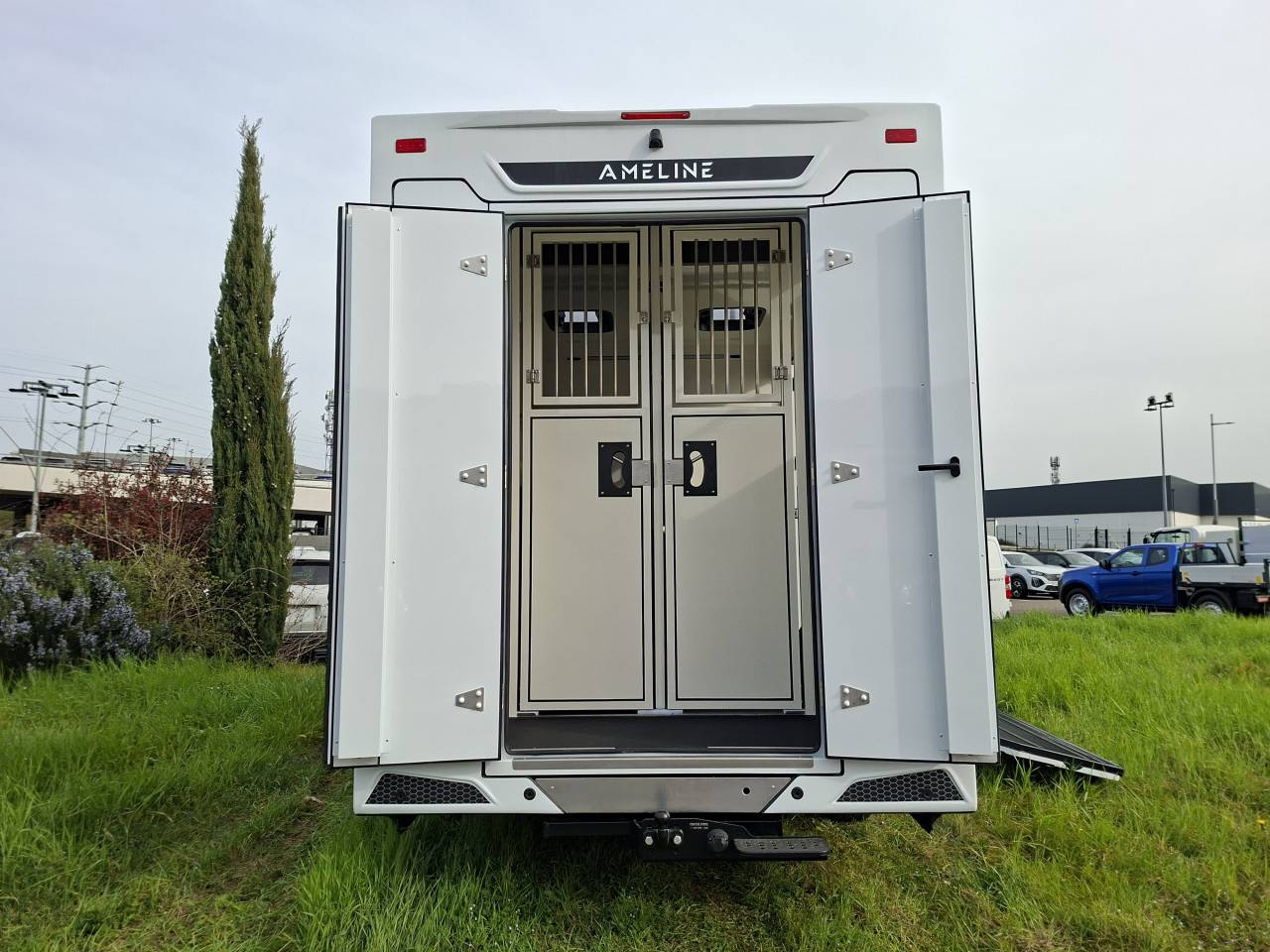 Furgoneta para caballos Ameline HARAS 2026 Nuevo