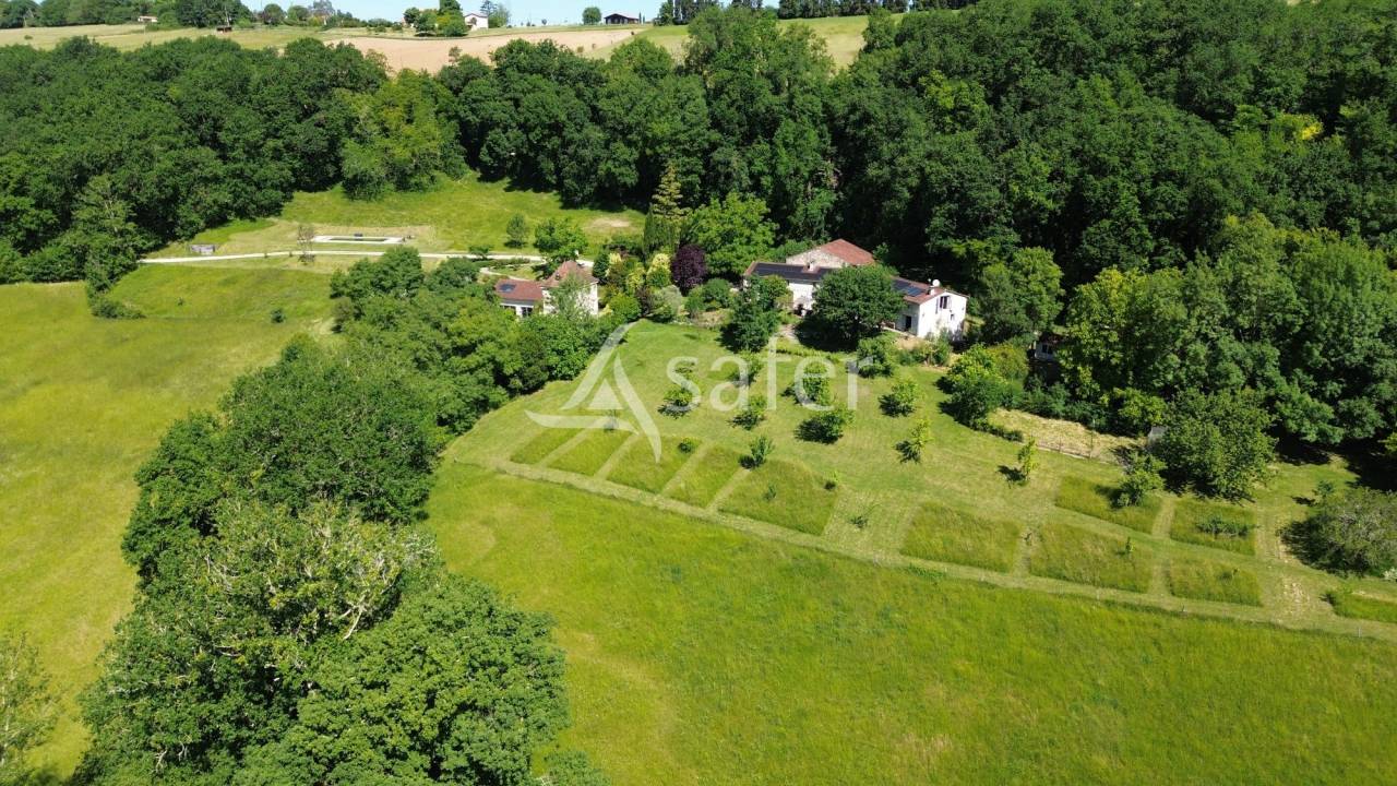 Explotaci&oacute;n agr&iacute;cola En venta Lot y Garona