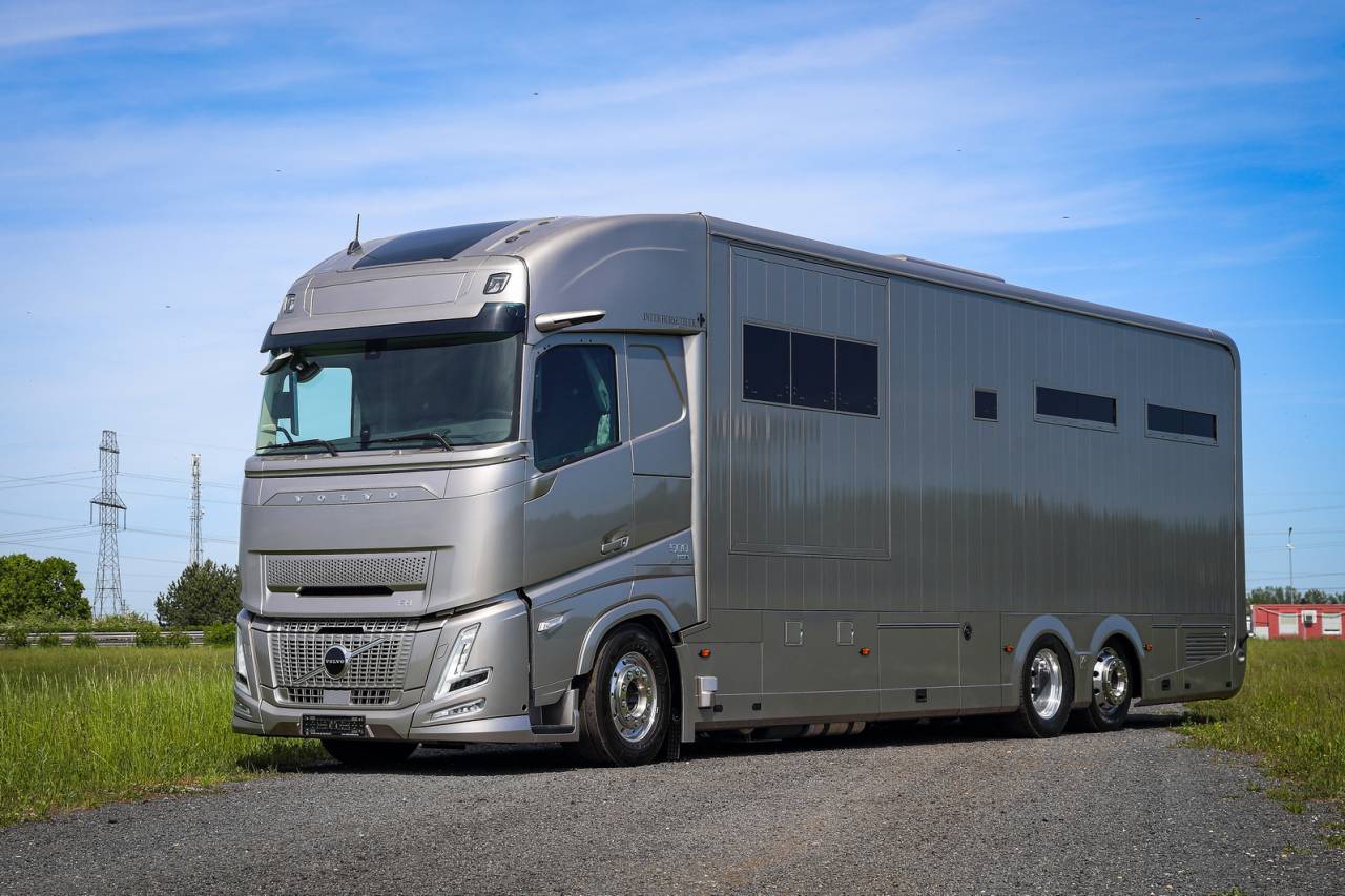Cami&oacute;n para caballos Volvo Volvo FH500 Aero interhorse 2026 Nuevo