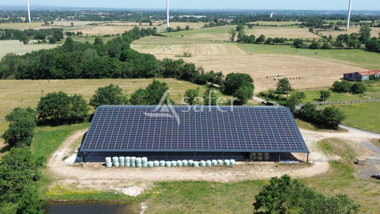Propiedad ecuestre En venta Deux-S&egrave;vres