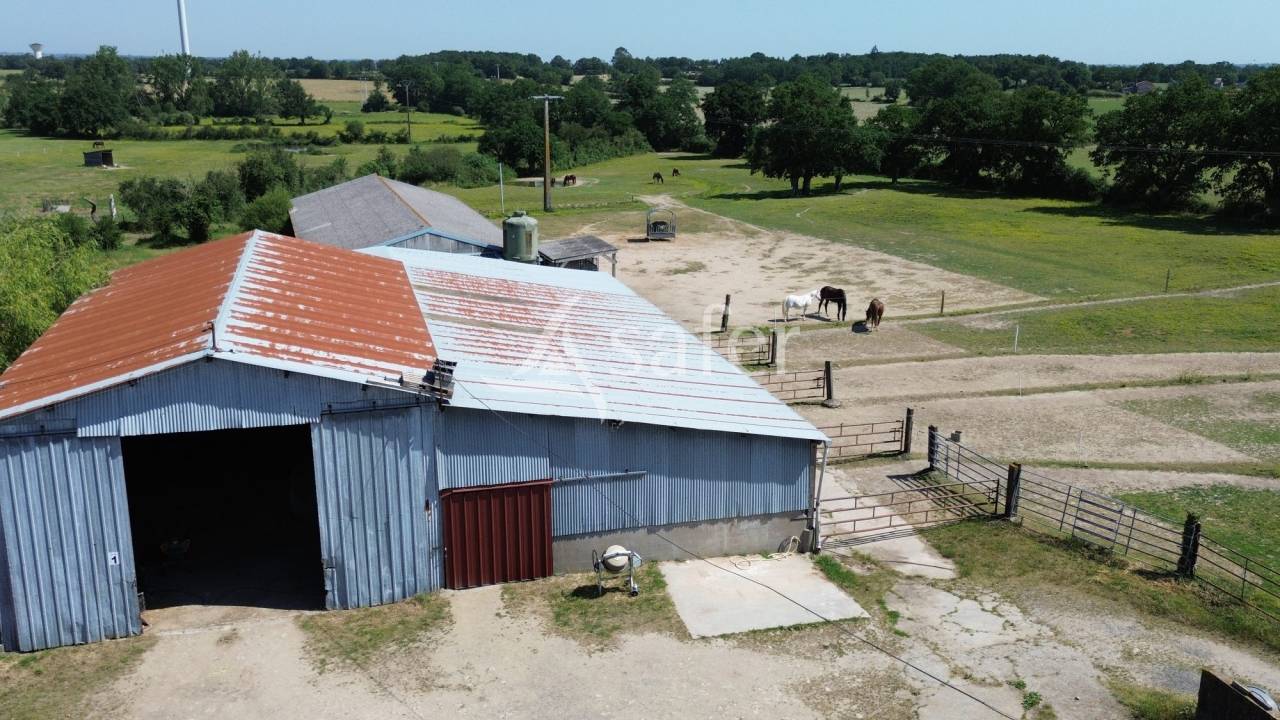 Propiedad ecuestre En venta Deux-S&egrave;vres