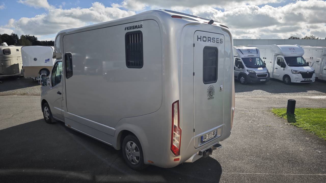 Furgoneta para caballos Krismar Master 5 places assises Stalles  2020 De segunda mano