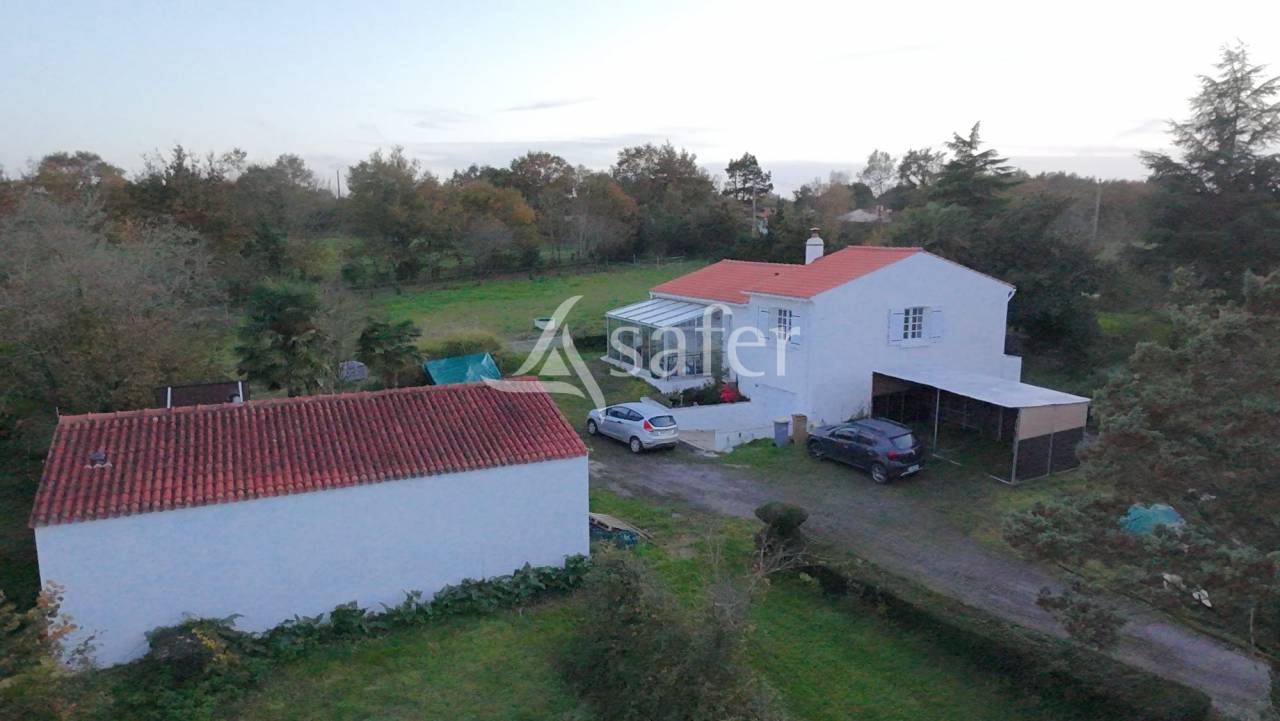 Propiedad rural En venta Vend&eacute;e
