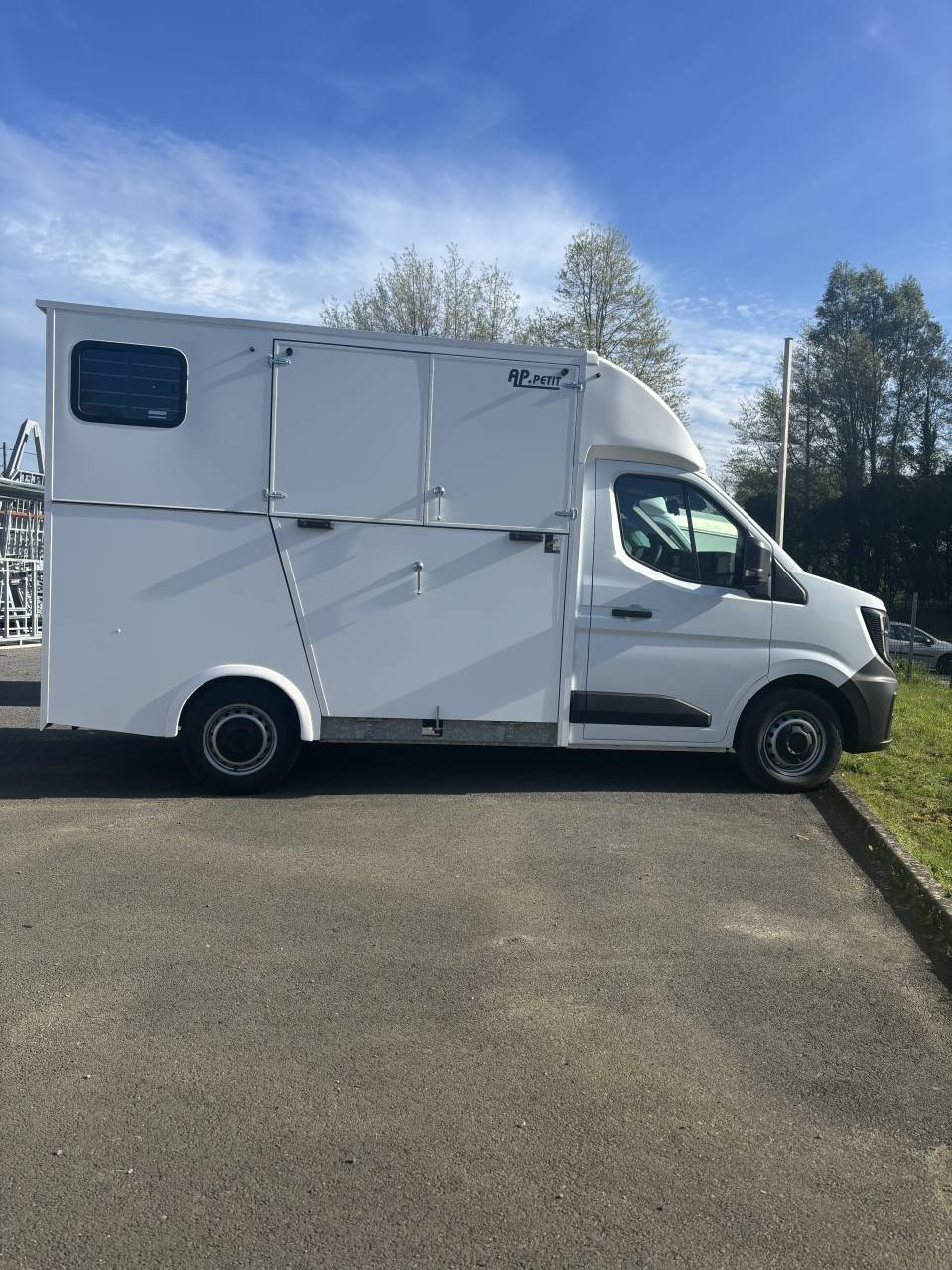 Furgoneta para caballos AP Petit Interstar L2  2026 Nuevo