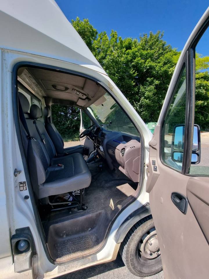 Furgoneta para caballos Renault Renault Master 2 1985 De segunda mano