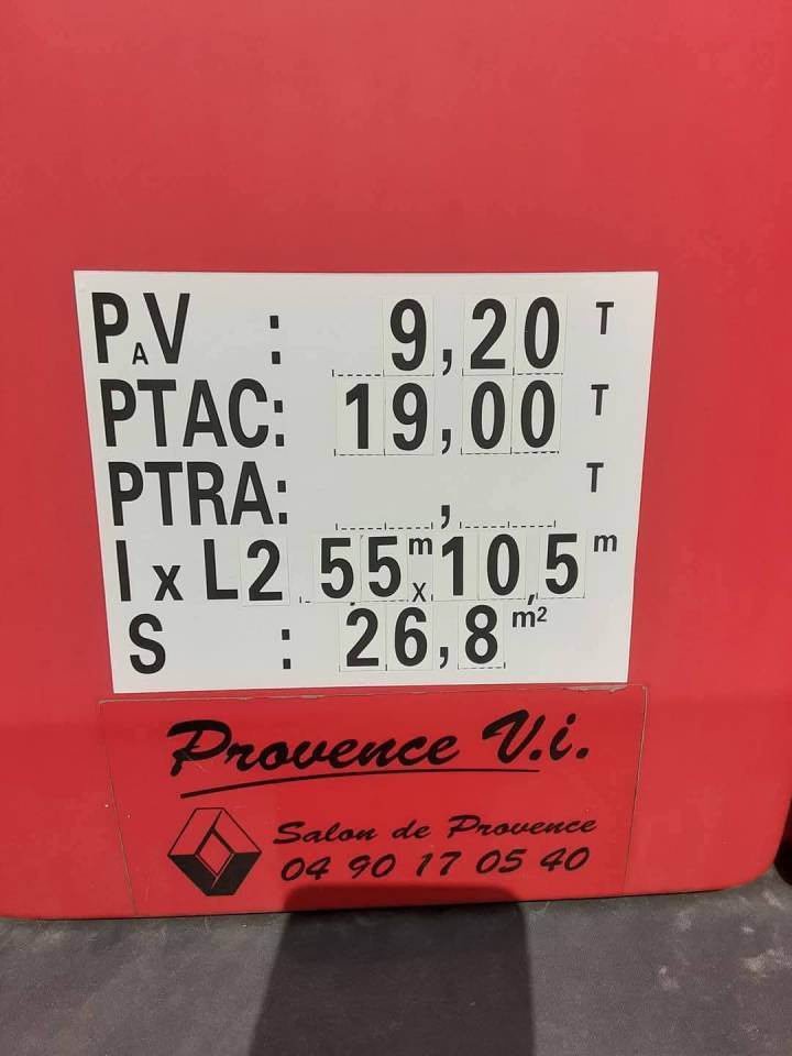 Cami&oacute;n para caballos Renault Premium  2010 De segunda mano