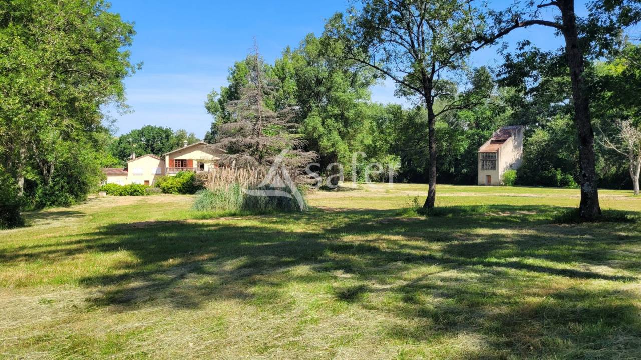 Explotaci&oacute;n agr&iacute;cola En venta Tarn