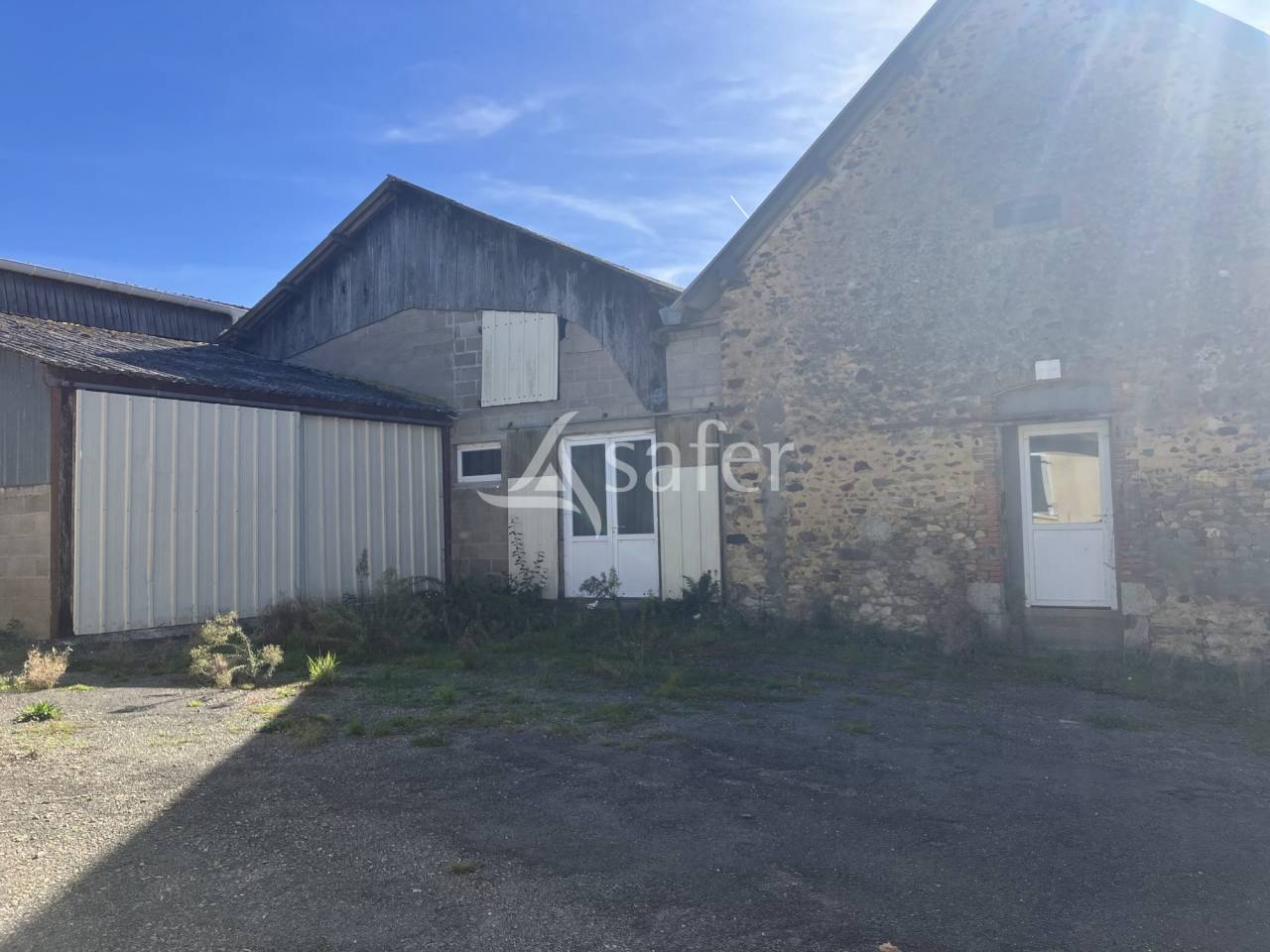 Explotaci&oacute;n av&iacute;cola En venta Mayenne