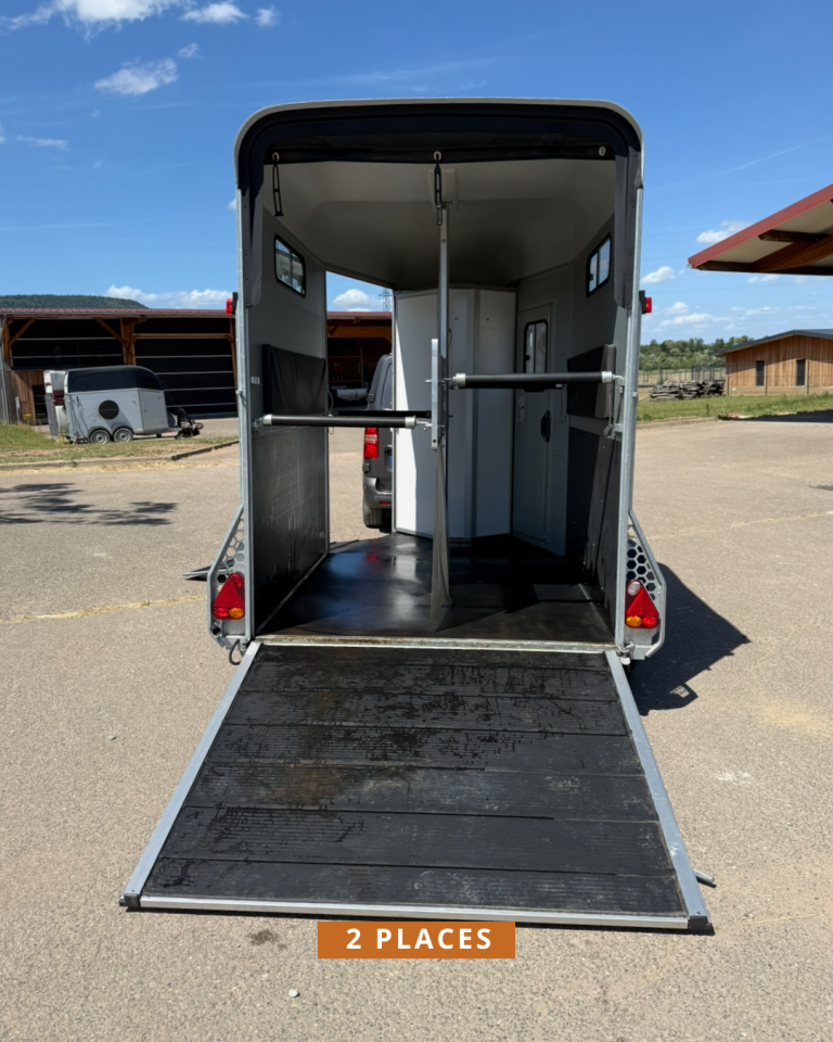 Van caballos Cheval Libert&eacute; Gold Touring Country  2 Caballos 2022 Nuevo