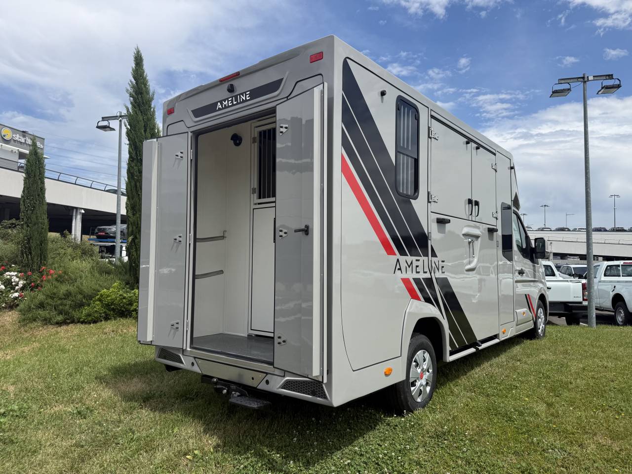Furgoneta para caballos Ameline HARAS 2026 Nuevo