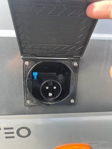 Furgoneta para caballos Theault THEAULT STALLE  renault master 2022 De segunda mano