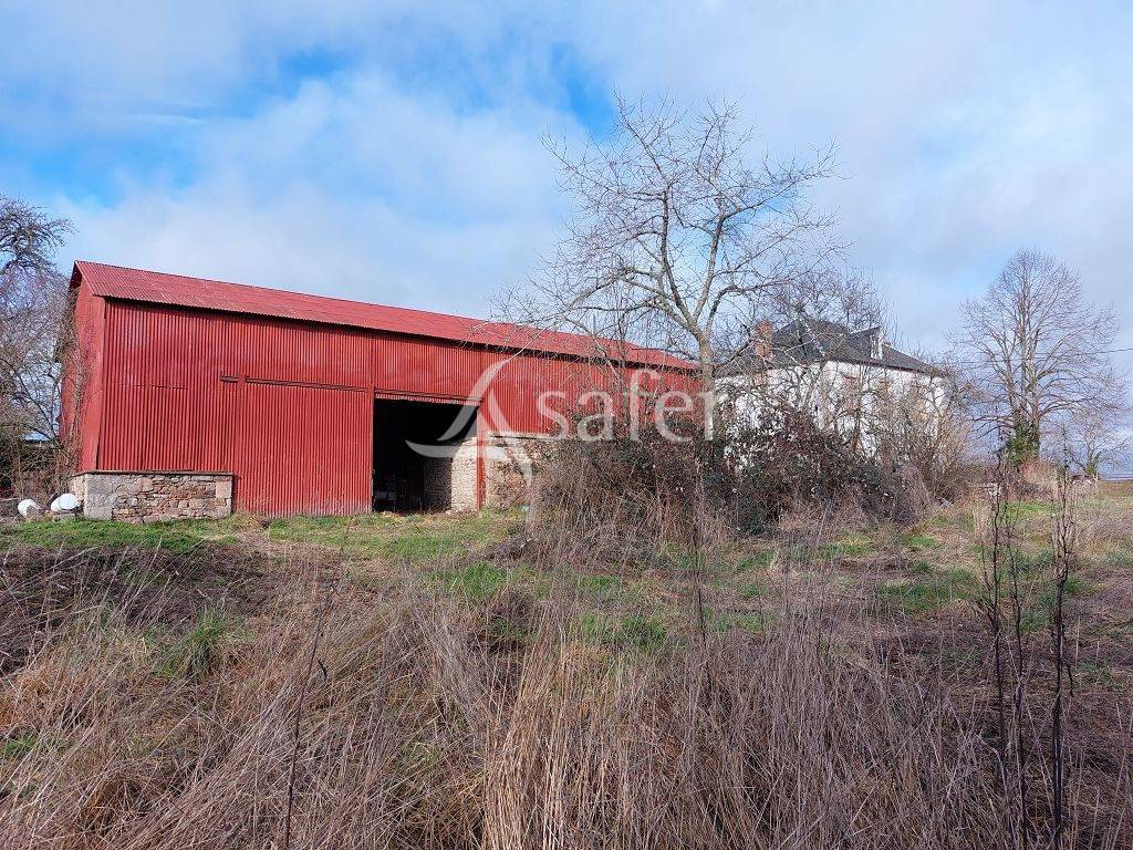 Explotaci&oacute;n agr&iacute;cola En venta Creuse