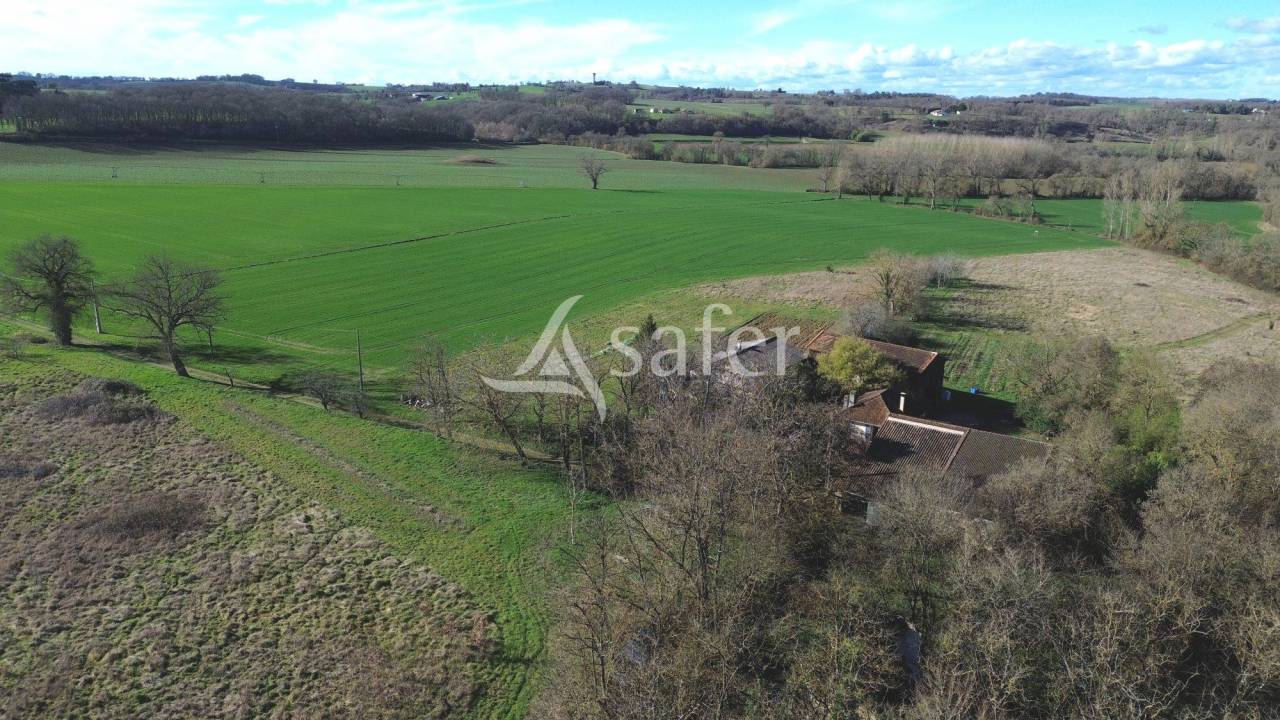 Explotaci&oacute;n agr&iacute;cola En venta Lot y Garona