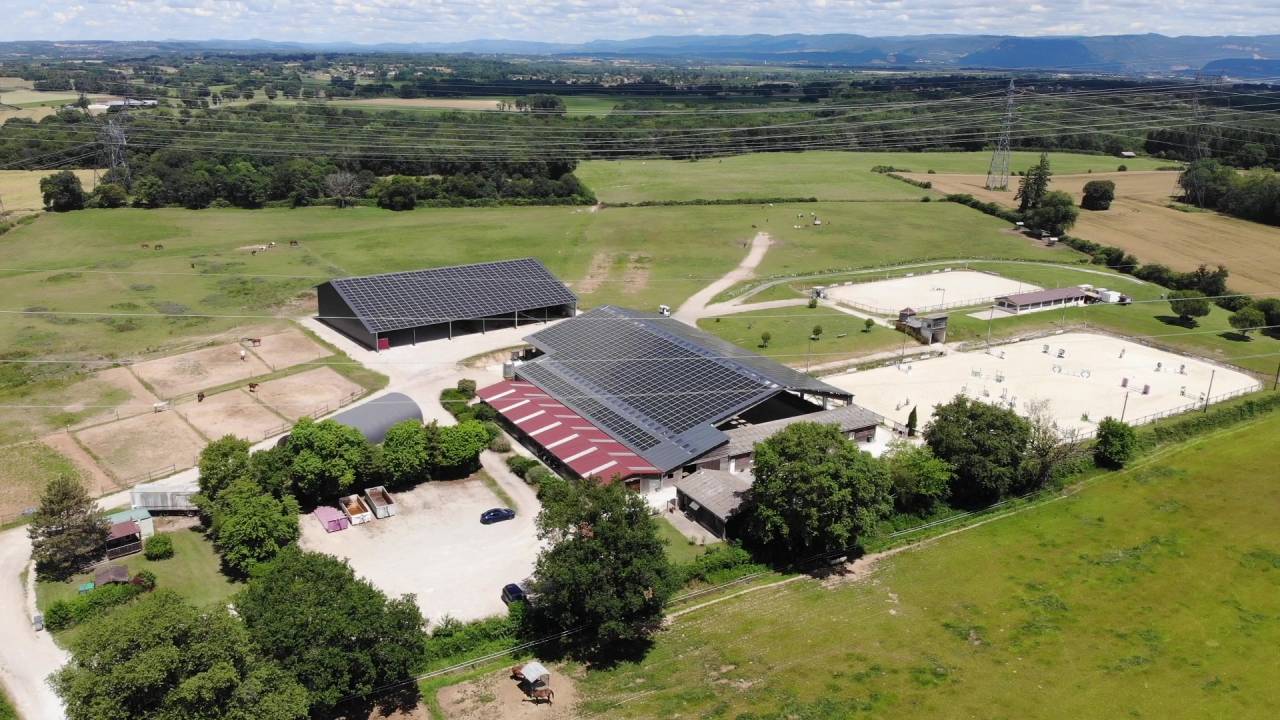 Cuadra de propietarios En venta Ain