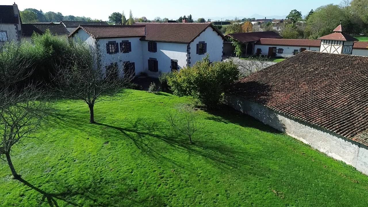 Albergue ecuestre En venta Puy-de-D&ocirc;me