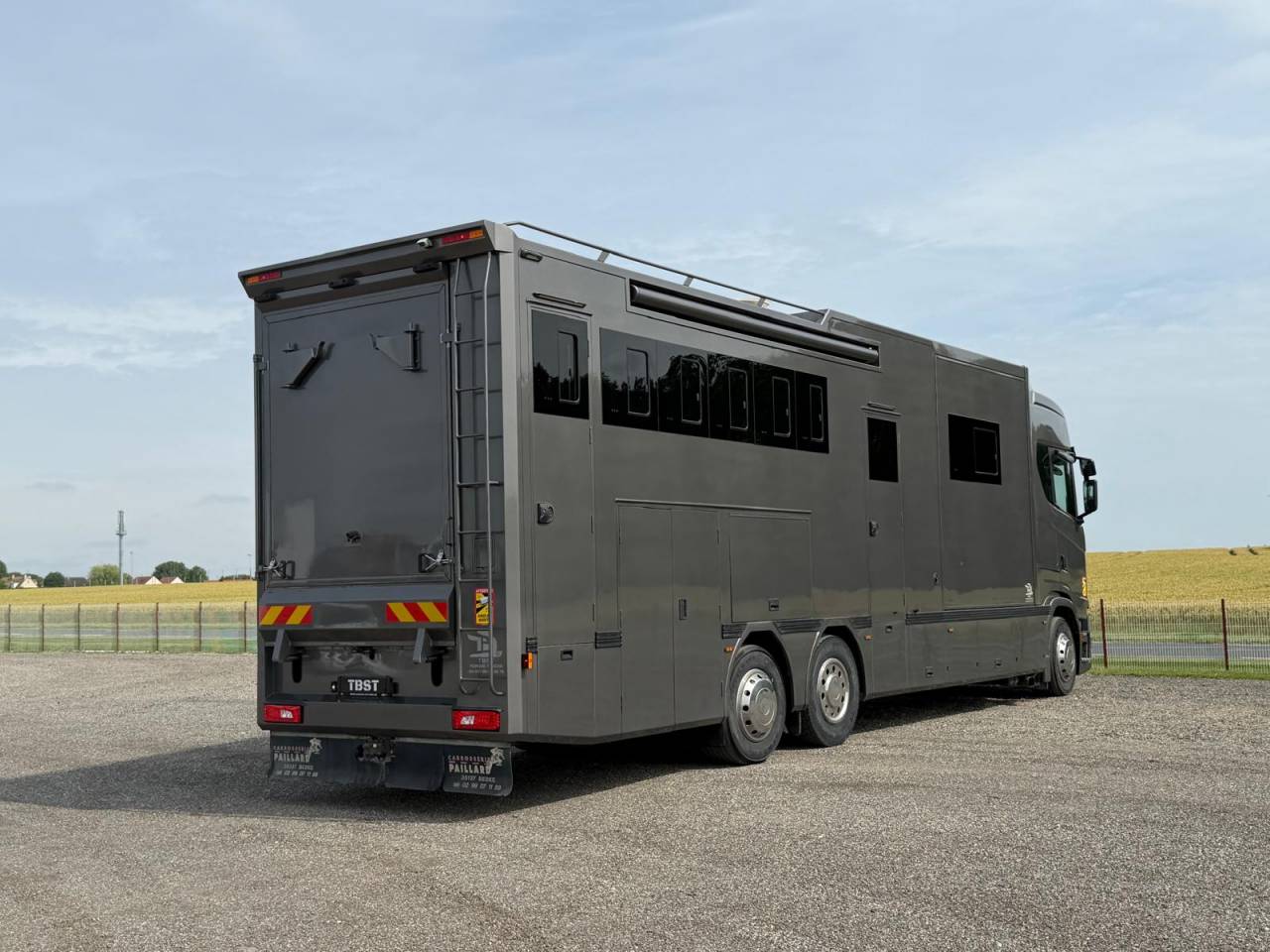 Cami&oacute;n para caballos Scania Paillard 2018 De segunda mano