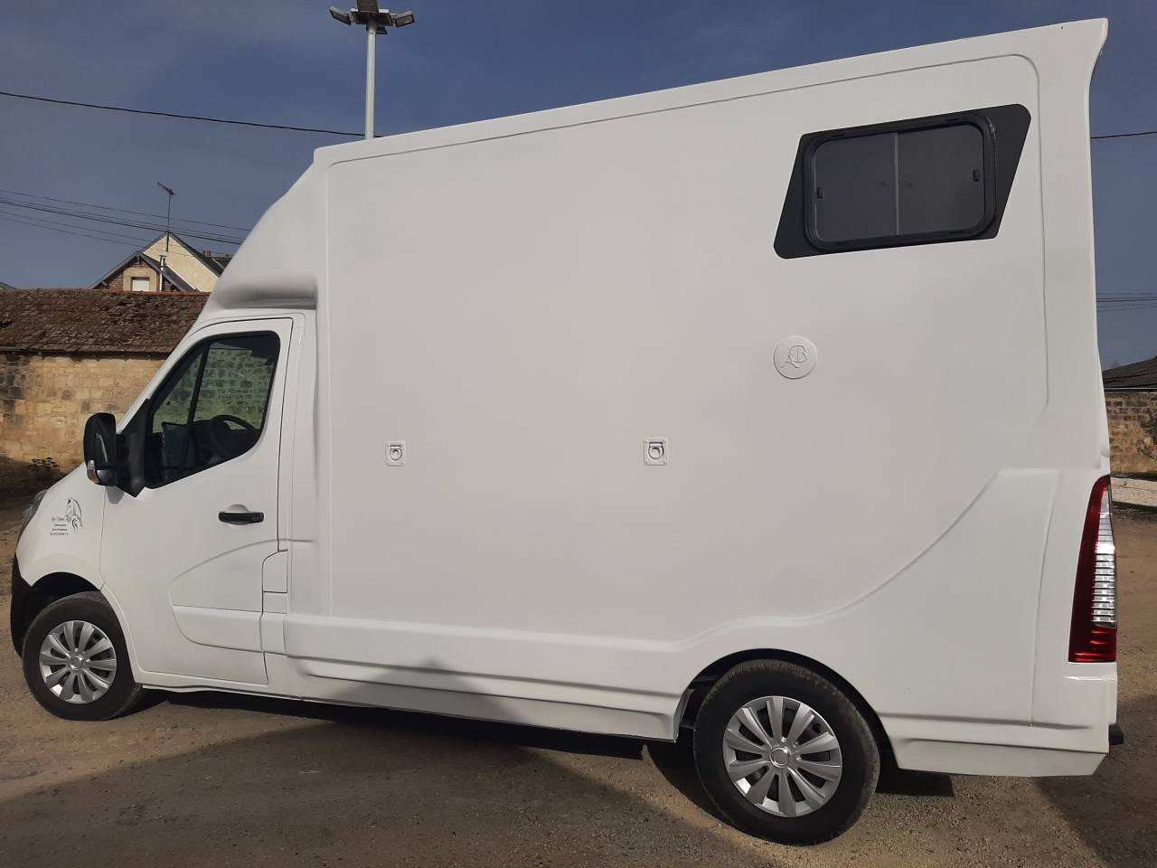 Furgoneta para caballos Renault Master 2018 De segunda mano