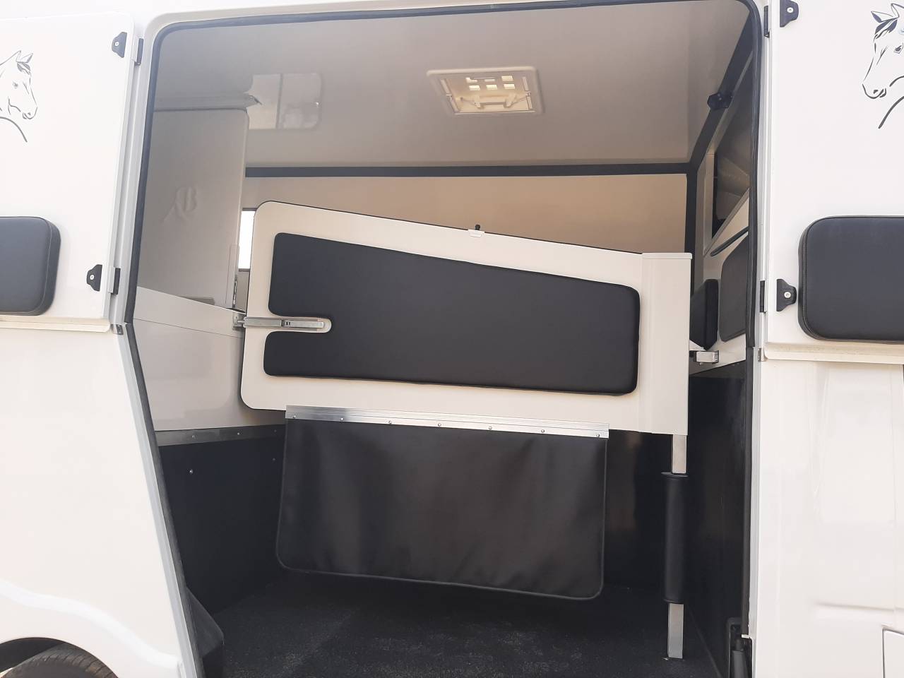 Furgoneta para caballos Renault Master 2018 De segunda mano
