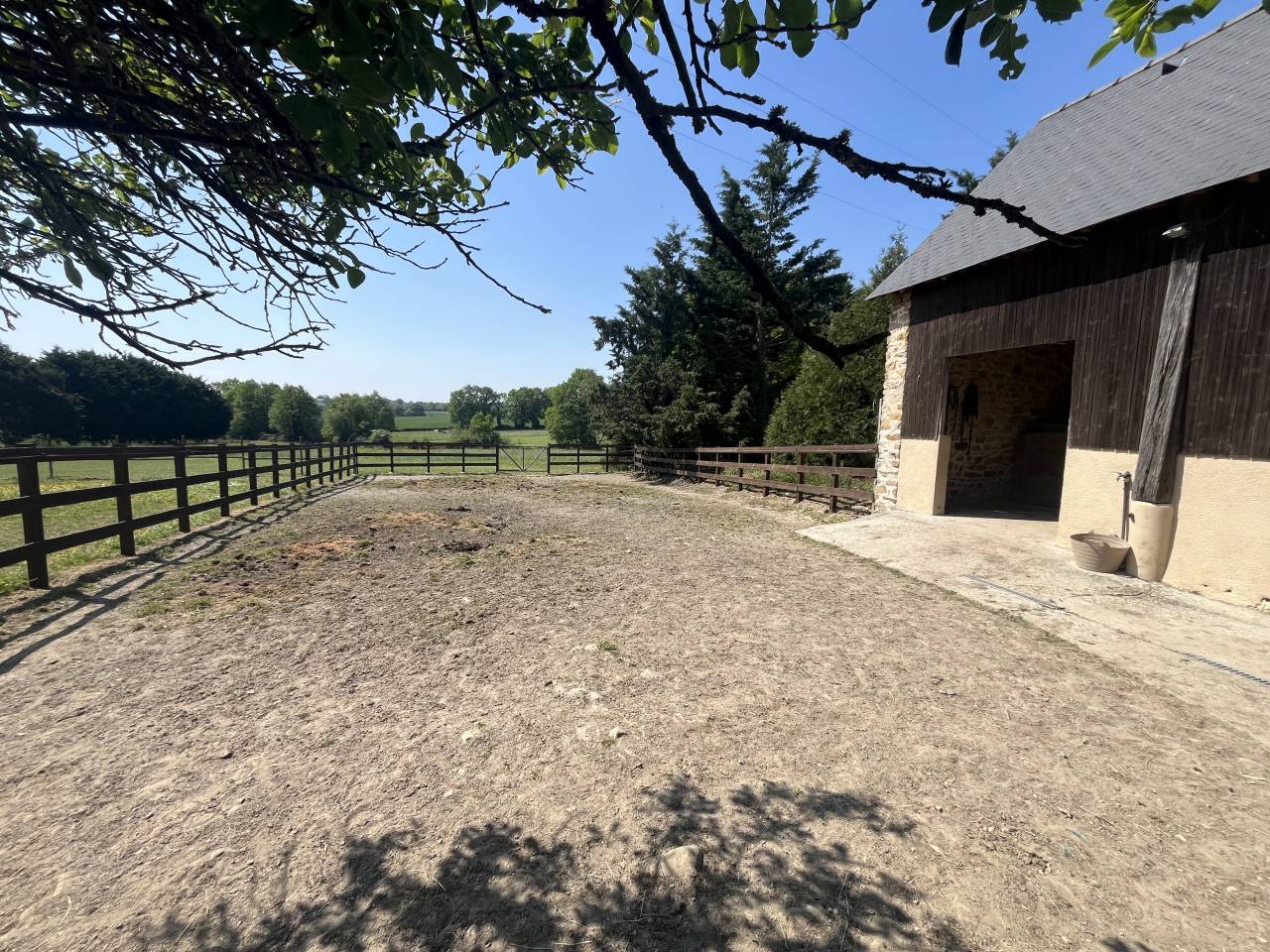Bonita residencia ecuestre En venta Sarthe