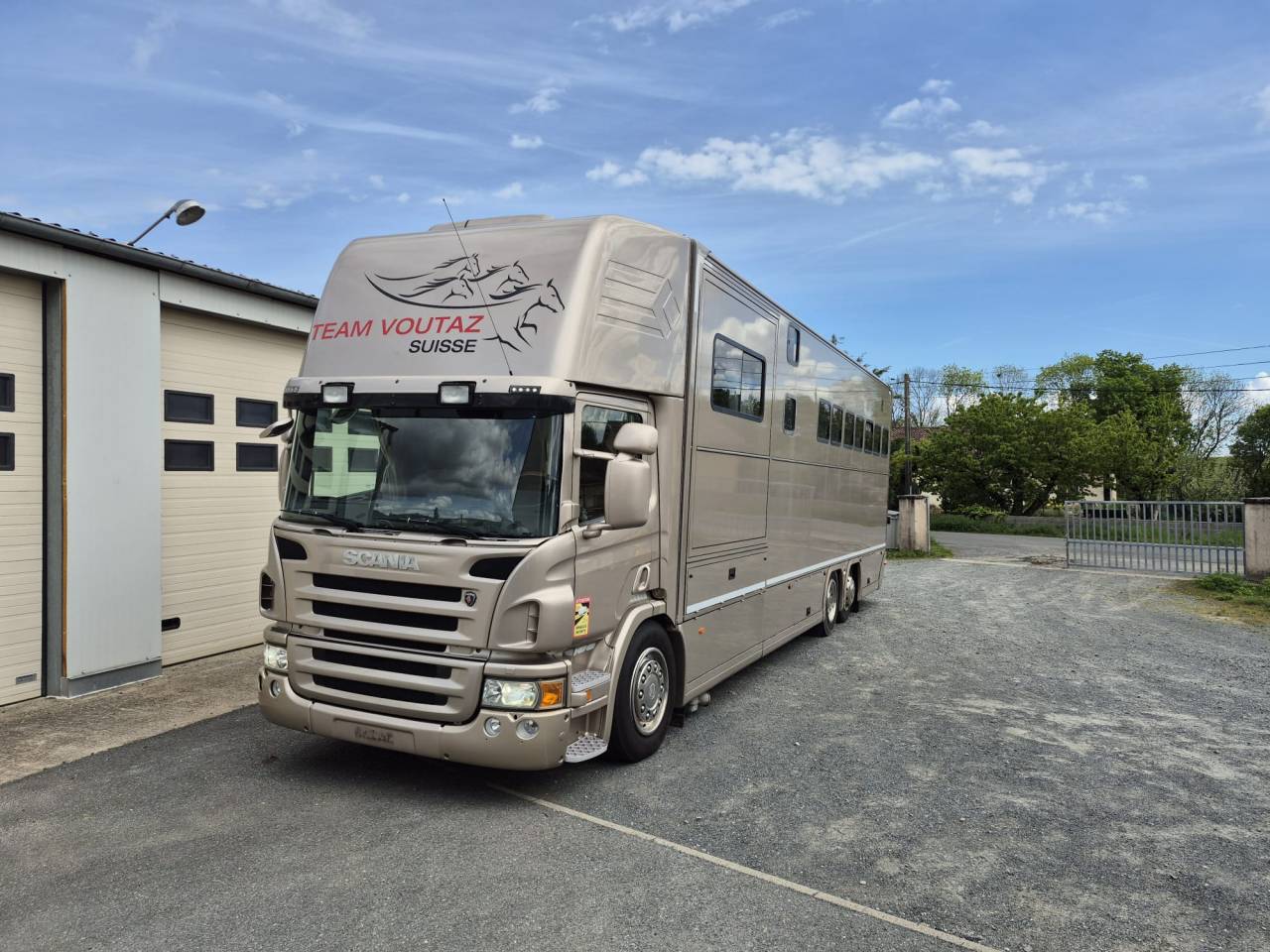 Cami&oacute;n para caballos Ketterer SCANIA P400 KETTERER 2012 De segunda mano