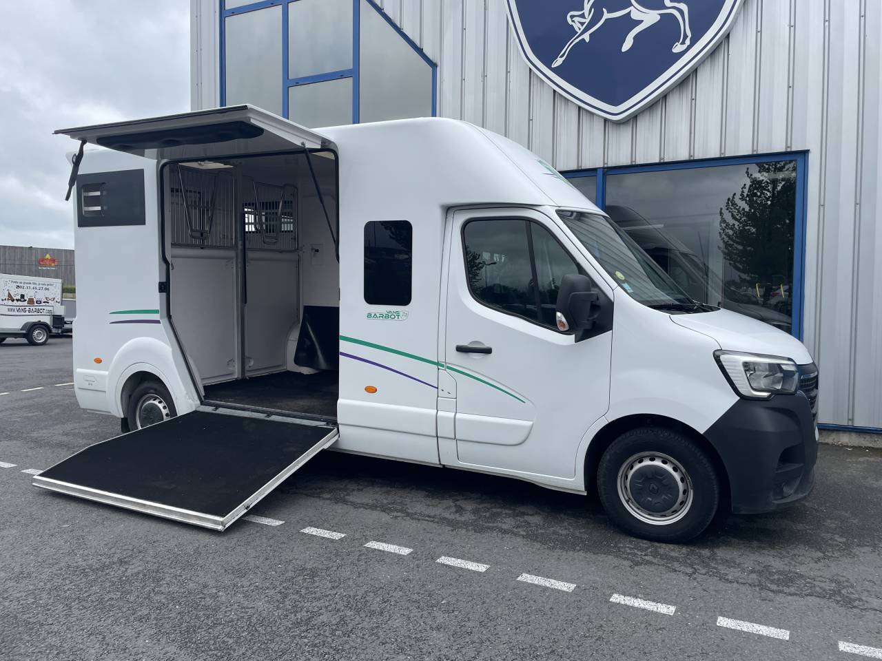 Furgoneta para caballos Barbot master 2022 De segunda mano