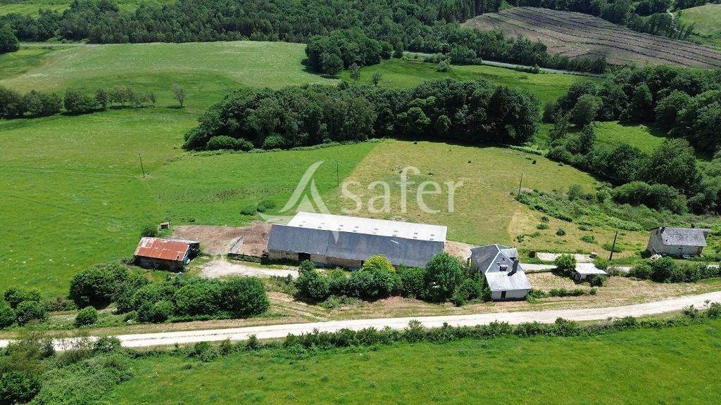 Explotaci&oacute;n agr&iacute;cola En venta Corr&egrave;ze