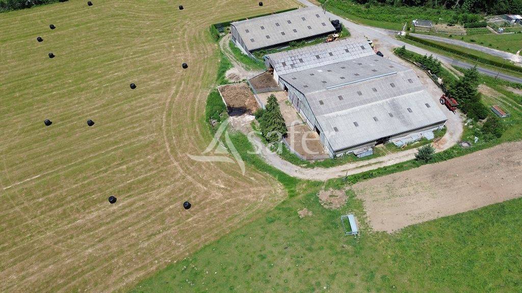 Explotaci&oacute;n agr&iacute;cola En venta Corr&egrave;ze
