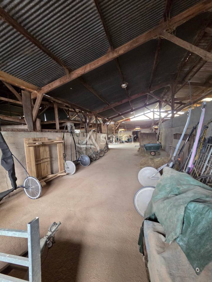 Propiedad ecuestre En venta Vend&eacute;e