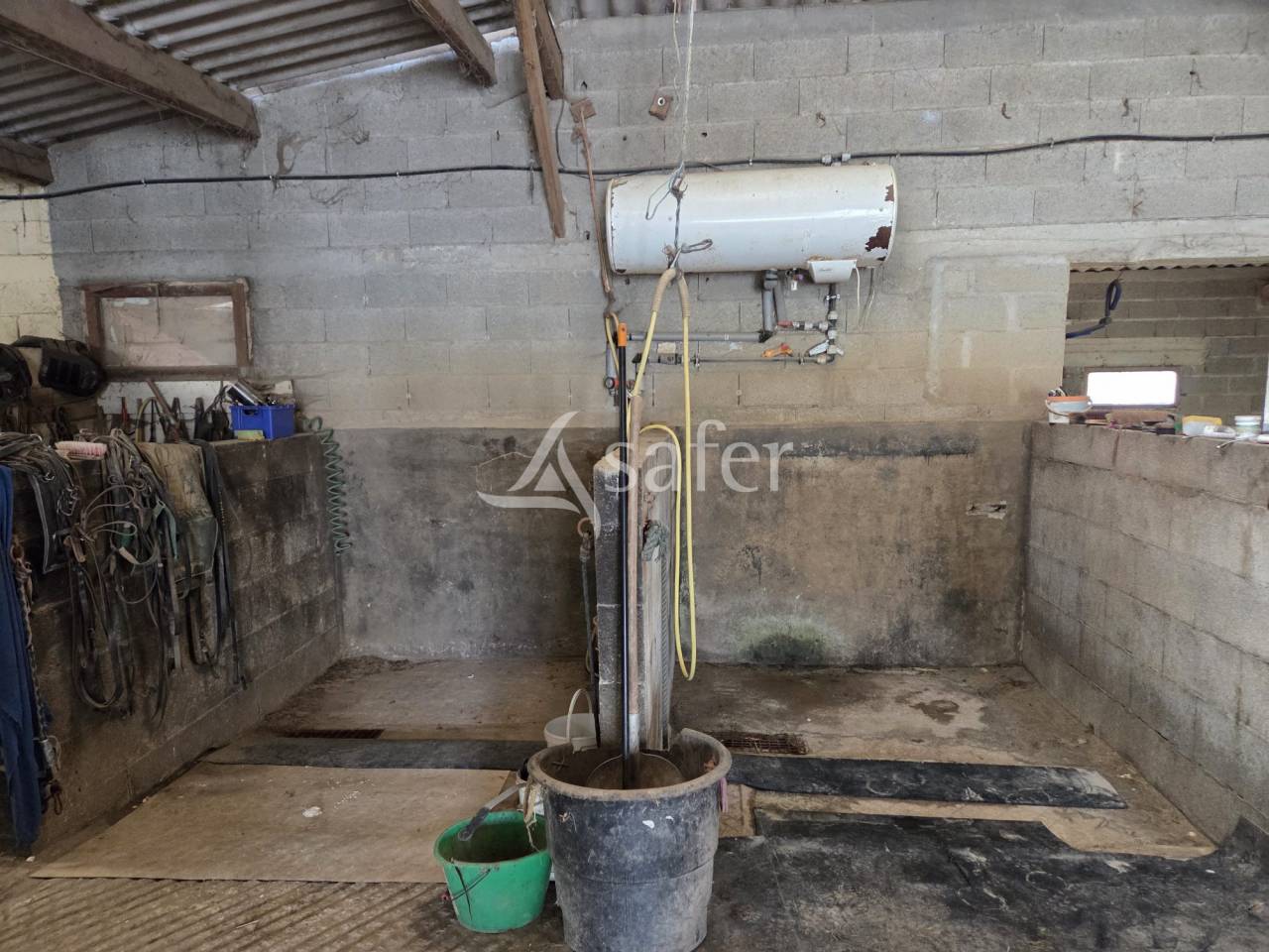 Propiedad ecuestre En venta Vend&eacute;e