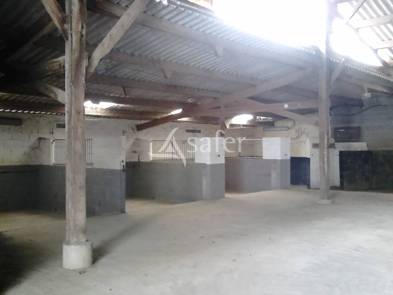 Propiedad ecuestre En venta Vend&eacute;e
