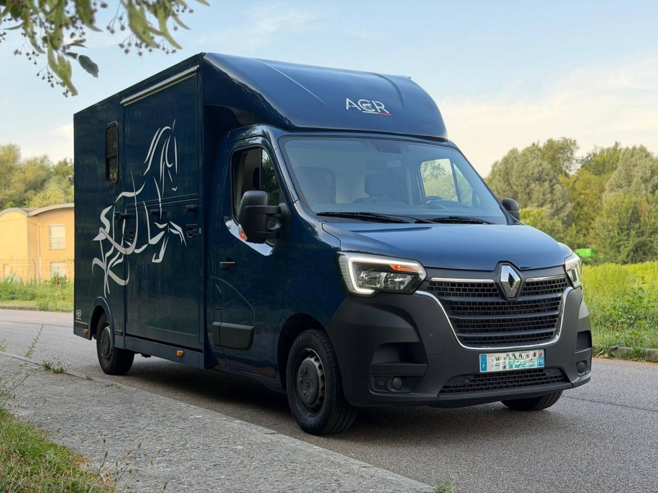 Furgoneta para caballos Les Vans ACR Renault Master 2022 De segunda mano