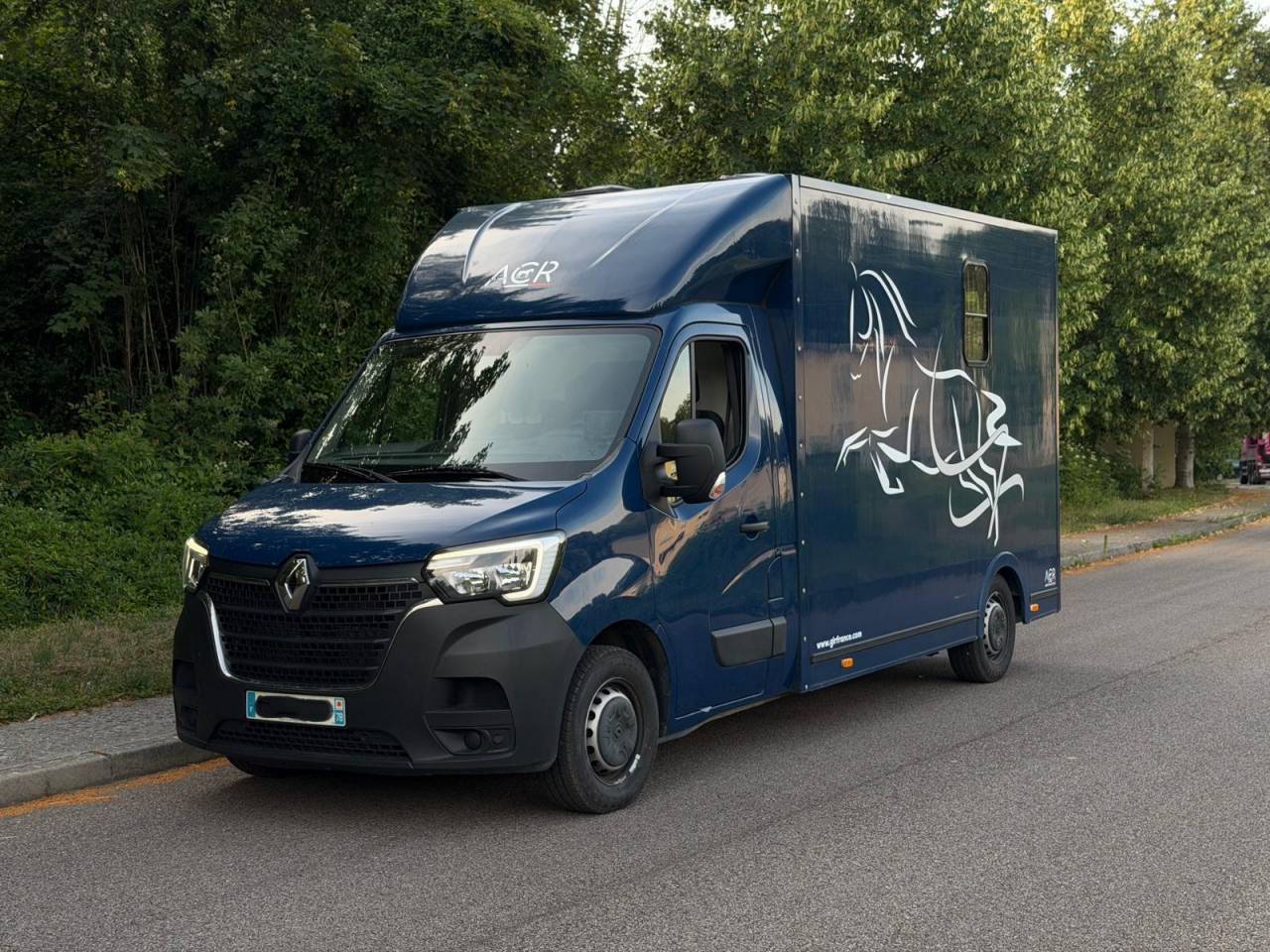 Furgoneta para caballos Les Vans ACR Renault Master 2022 De segunda mano